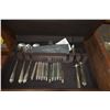 Image 3 : HEIRLOOM STERLING FLATWARE, REIGNING BEAUTY PATTERN W/BOX (APPROX 2,688.4 G, W/O KNIVES & CARVING SE