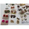 Image 2 : Collection of Women's Earrings, Rings and Brooches