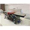 Image 2 : DELTA SHOPMASTER JT160 ELECTRIC 120V 6" VARIABLE SPEED BENCH JOINTER