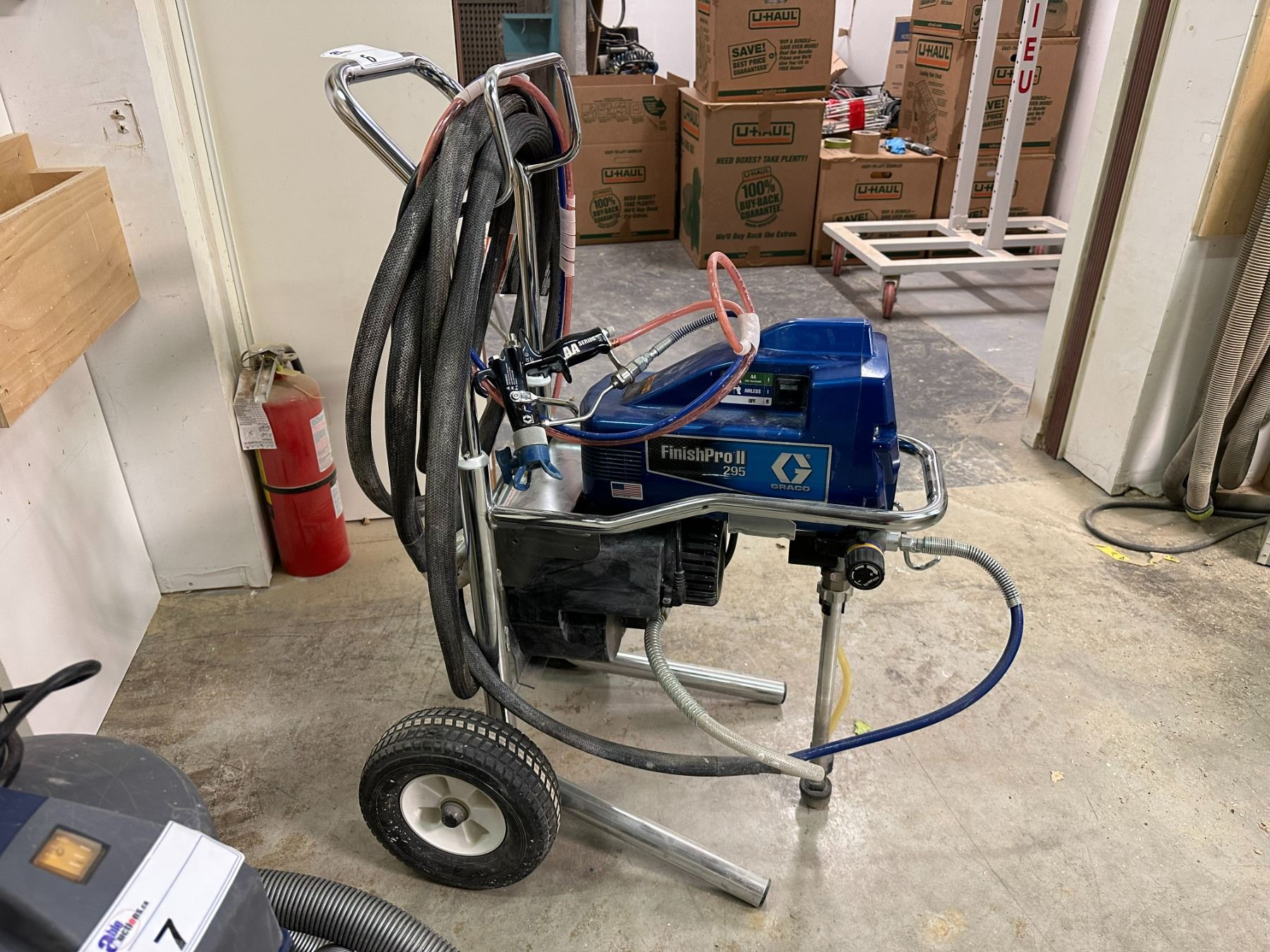 GRACO FINISHPRO II 295 MOBILE ELECTRIC AIRLESS/AIR ASSISTED PAINT SPRAYER