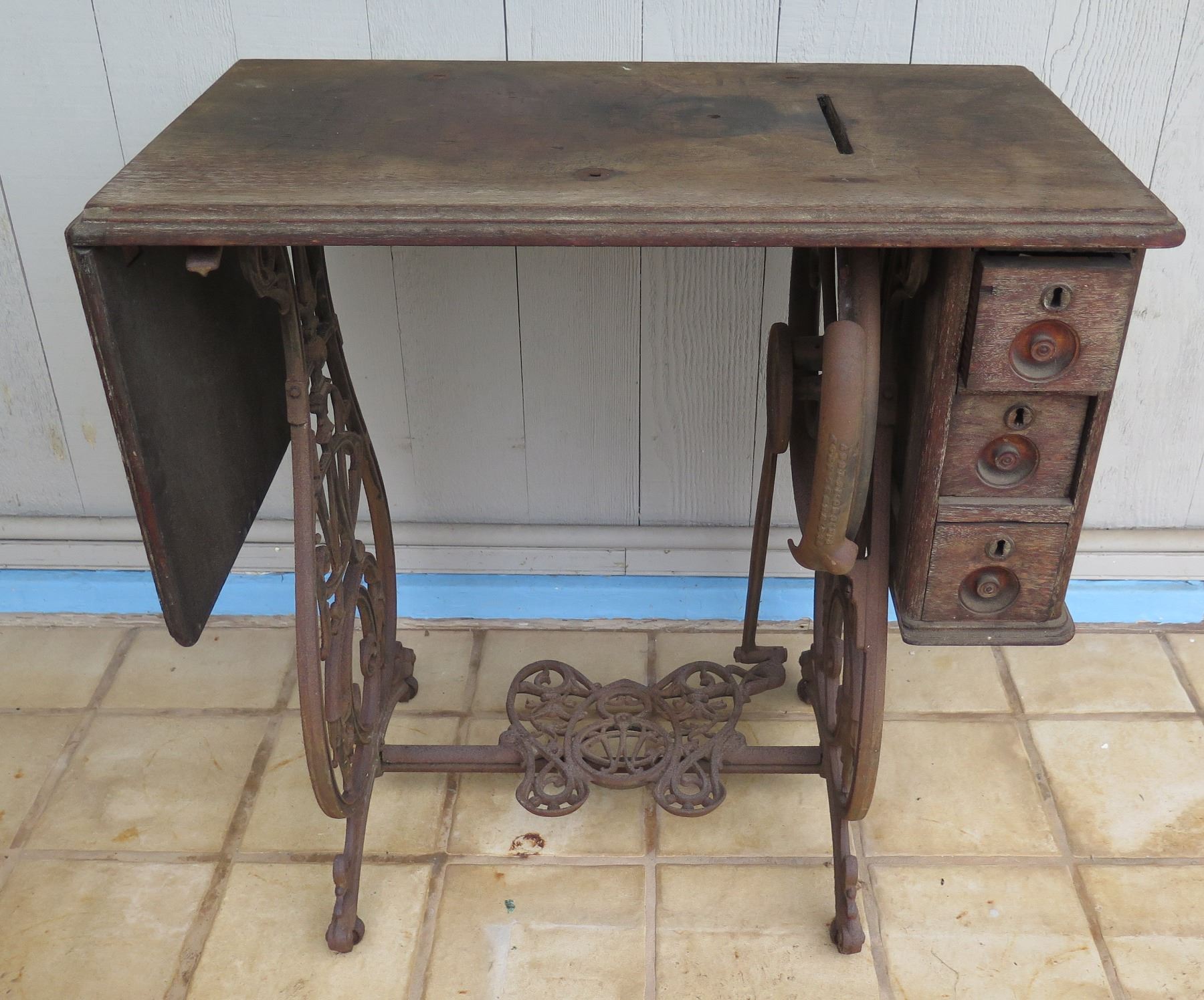 Antique 1876 Wilcox & Gibbs Sewing Machine & Original Table w/ 3 ...