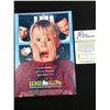 Image 1 : MACAULEY CULKIN SIGNED HOME ALONE 8 X 10 (RA COA)