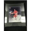 Image 1 : MARVEL DIONNE SIGNED AND FRAMED 8 X 10