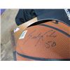 Image 3 : Spalding Autographed Basketball