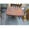 Image 2 : Vintage Oak Stool
