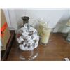 Image 1 : Glass & Cotton Décor & Candlestand
