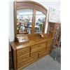 Image 1 : Oak Dresser w/Mirror