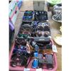 Image 1 : 3-Tray Lot of Fashion Sunglasses - 3 X $