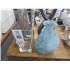 Image 2 : Lot of Vases, Crystal Bowl, Decanter & Décor