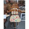 Image 1 : 4-Swivel Spindleback Bar Stools w/Foot Rail - 4 X $