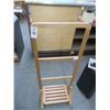 Image 1 : Wood Quilt Rack