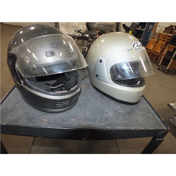 2 Motorcycle Helmets