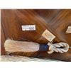 Image 2 : Sailer Wisks Brooms