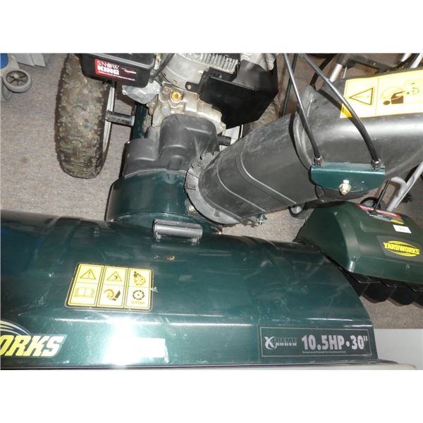 Yardworks 10.5HP 30" gas  snow blower works