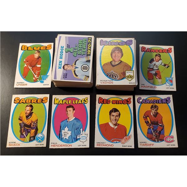 Lot of 94 x 1971-72 O-Pee-Chee Hockey Cards