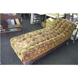 Fainting Couch - PICK UP ONLY-