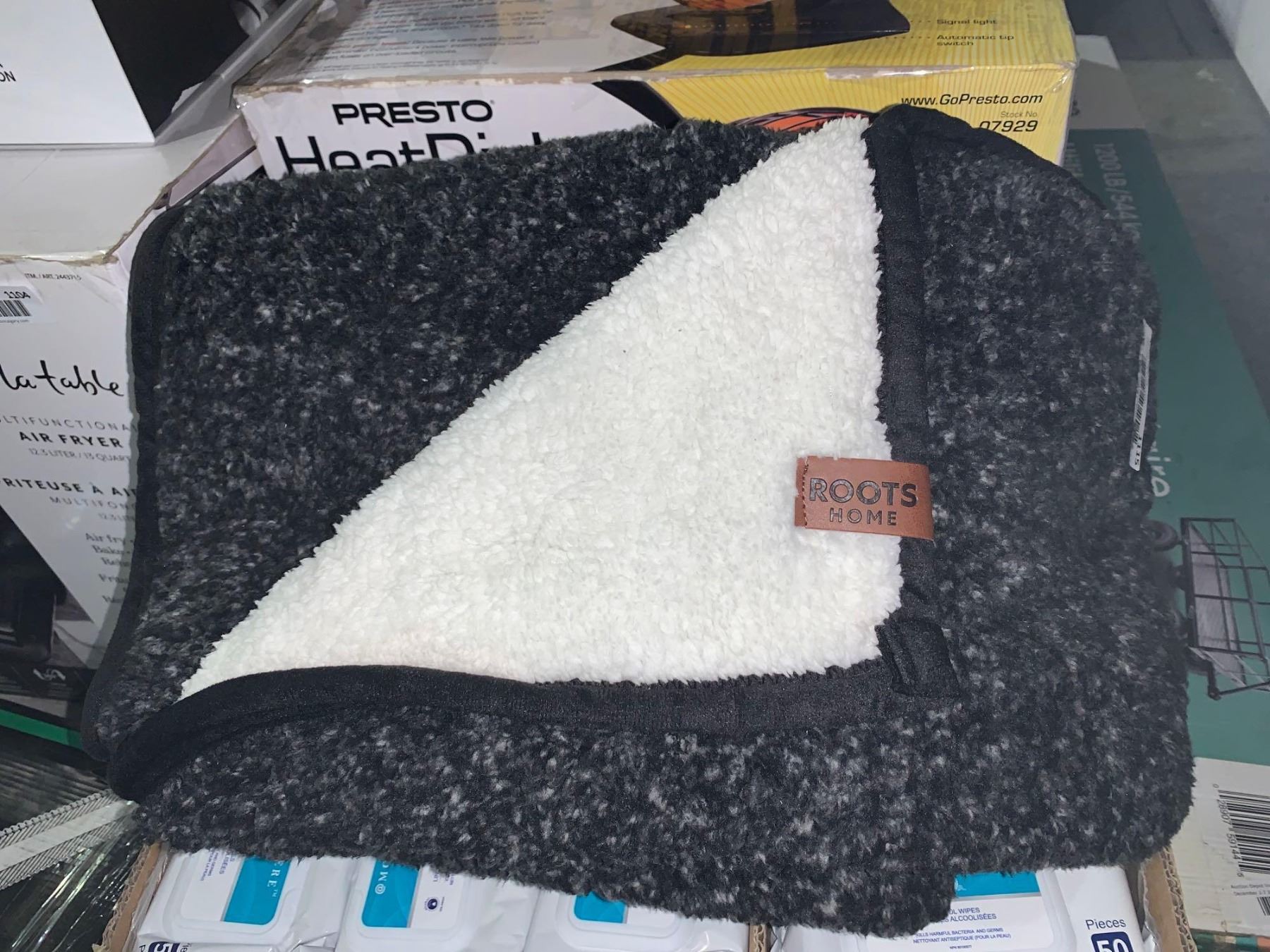 Reversible 50 X 70 Blanket A D Auction Depot Inc Reversible 50 X 70 Blanket A D Auction Depot Inc