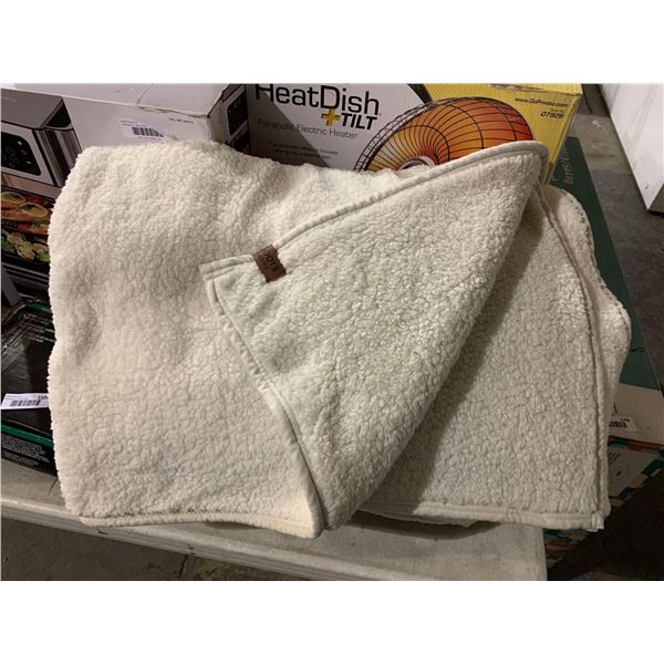 Roots Home Plush Blanket 50" x 70" Reversible