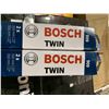 Image 2 : Bosch Twin 2 Pack Longlife Rubber Quick Clip (909) 22" Wiper Blades Lot of 2