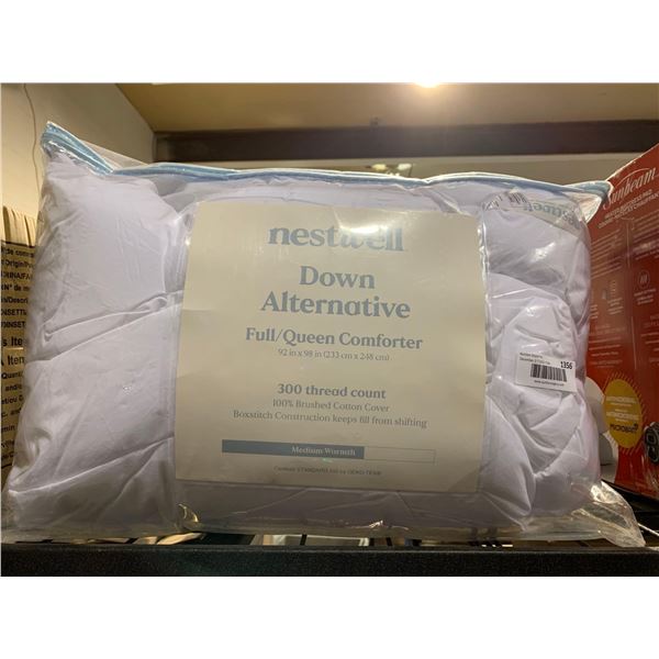 Nestwell Down Alternative Full/Queen Comforter 300 thread Count
