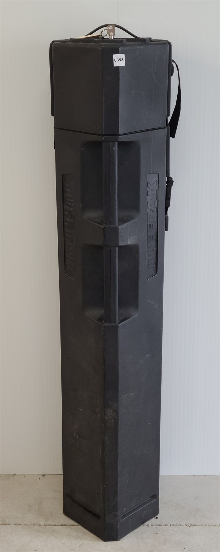 Tuffpak TUFFPAK 1050 LOCKING GUN CASE W/ KEY