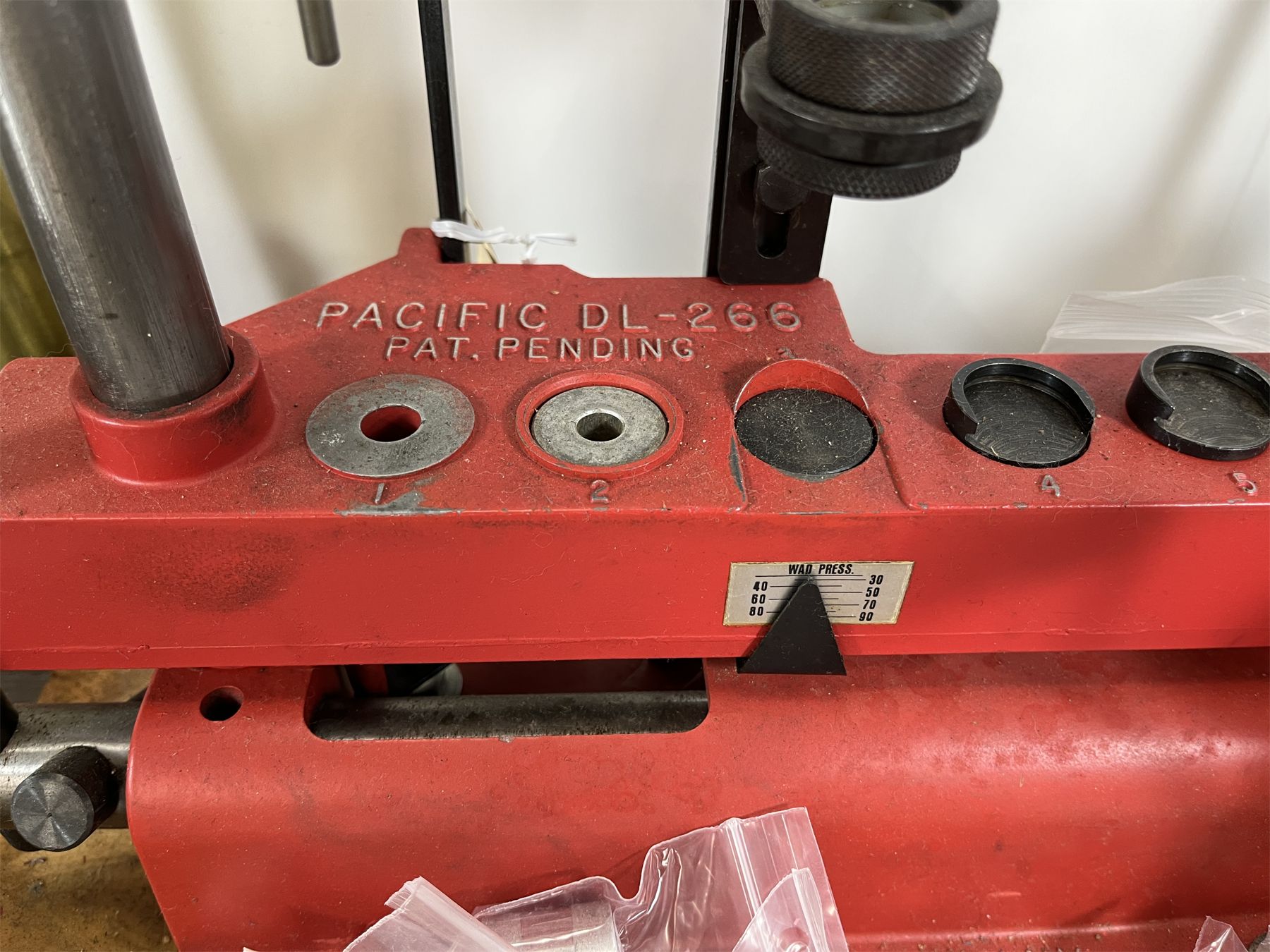 PACIFIC DL 266 12GA RELOADING MACHINE - COMPLETE W/ ACC