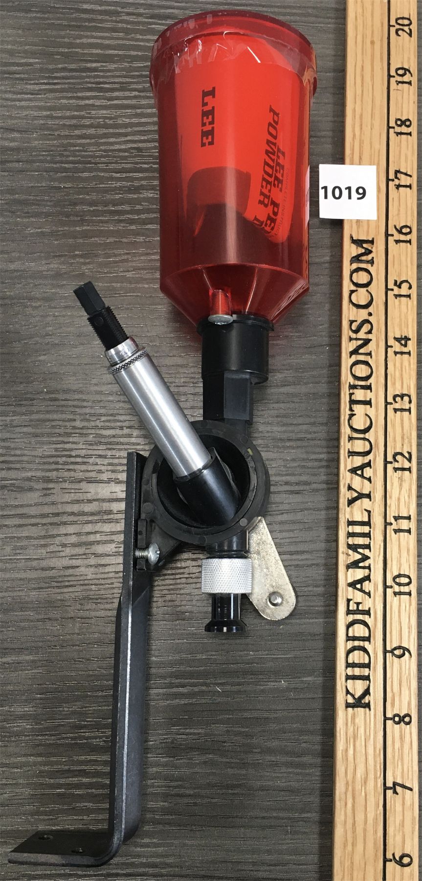 LEE PERFECT POWDER MEASURE - Kidd Family Auctions