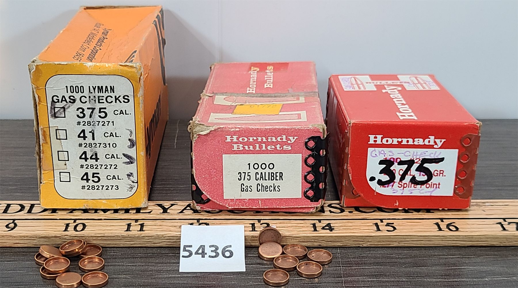 GAS CHECKS: APPROX 2500X HORNADY & LYMAN 375 CAL - Kidd Family Auctions