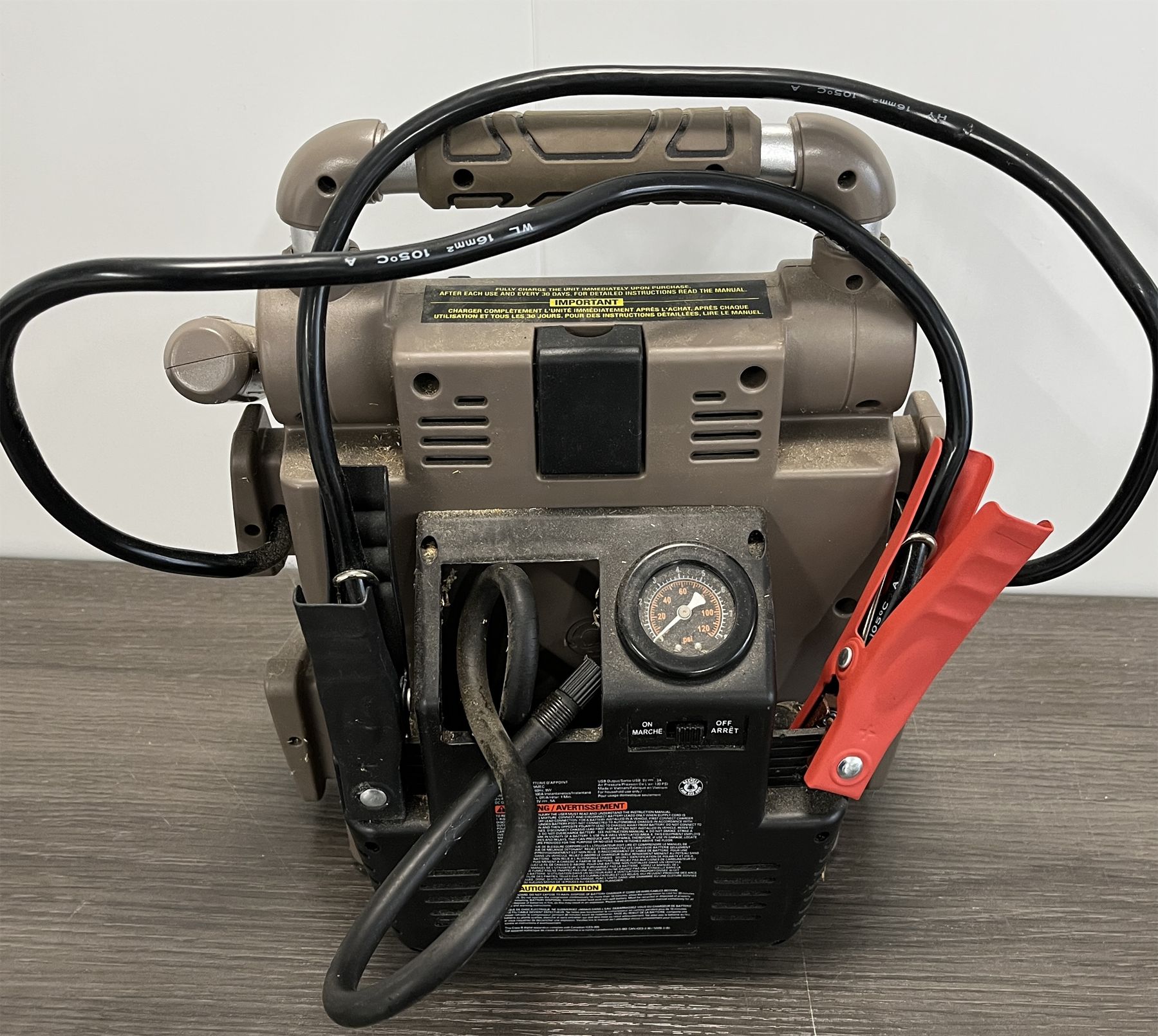 MOTOMASTER ELIMINATOR BATTERY BOOSTER W/ AIR COMPRESSOR WORKING