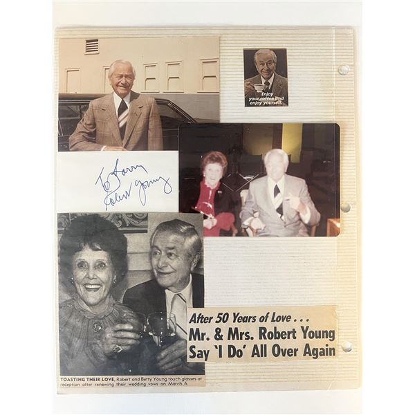 Marcus Welby MD Robert Young signed photo album page