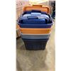 Image 2 : 5 TOTES WITH LIDS