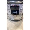 Image 2 : INSTANT POT DUO 60 E4 TESTED AND WORKING, RETAIL $149