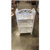Image 3 : WHITE WICKER SHELF
