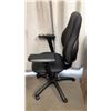 Image 8 : 2 EXECUTIVE GAS LIFT OFFICE CHAIRS
