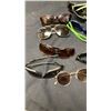 Image 2 : BOX OF SUNGLASSES