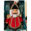 Image 4 : Nutcracker Festive Decor