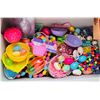 Image 3 : Massive Easter Eggs Basket Supplies Lot