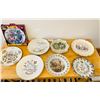 Image 1 : Decorative Collectors Plate Collection