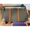 Image 4 : Fiskars Paper Cutter and Craft Lot