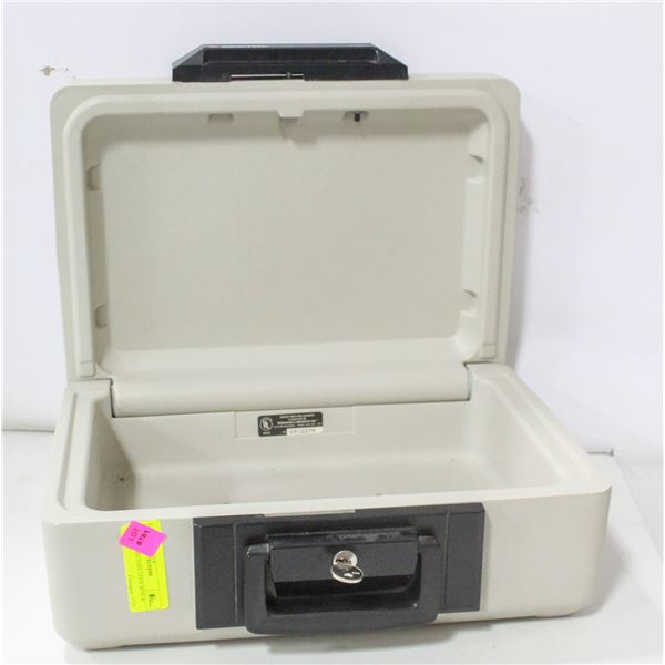 SENTRY FIRE SAFE LOCK BOX W KEY