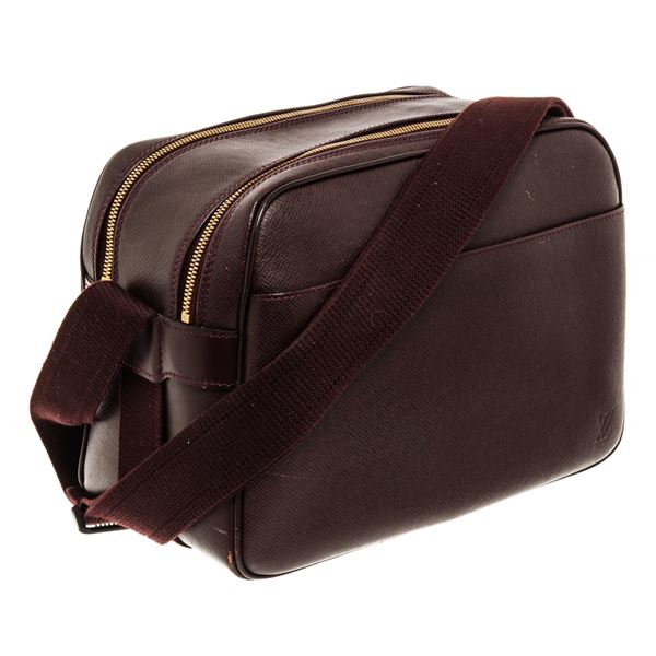 Louis Vuitton Burgundy Taiga Leather Reporter PM Crossbody Bag