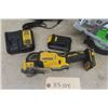 Image 3 : Dewalt 20 Volt Circular Saw + Angle Grinder with Battery, Charger, and Bag - Tested and Works 