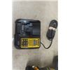 Image 4 : Dewalt DCD 795 1/2'' 20 Volt Cordless Hammer Drill with Battery and Charger 