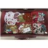 Image 4 : 3 Drawer Jewelry Box Loaded with Costume Jewelry 
