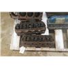Image 2 : Ford 351 - Rebuilt Heads - 2 Used Heads Stripped Block and Pail with Pistons + Main Caps