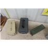 Image 5 : 4 Ammunition Cases - 1 Large Metal, 2 Smaller Metal, 1 Plastic 