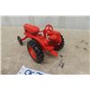 Image 4 : Allis Chalmers 1:16 Scale Die Cast Tractor