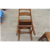 Image 5 : 3 Solid Wood Oak? Chairs 