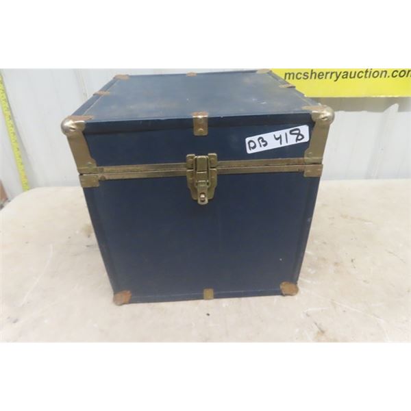Small Trunk 14" x 14" x 14" 