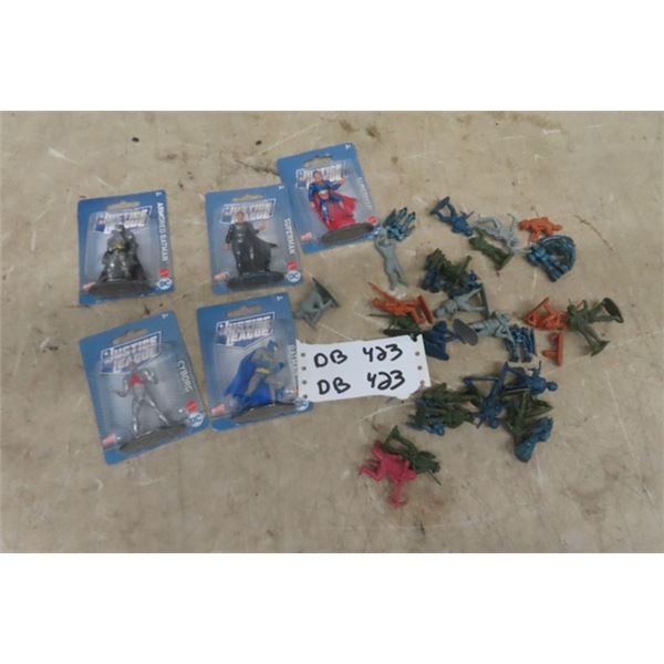5 DC Justice League Figurines + Plastic Army Men + Transformers